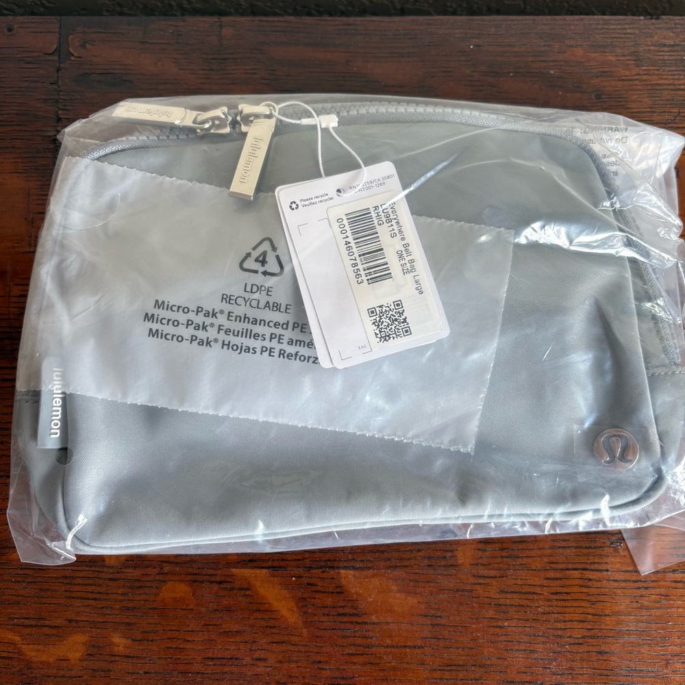 NWT- Lululemon Rhino Gray 2L Everywhere Large Belt Bag